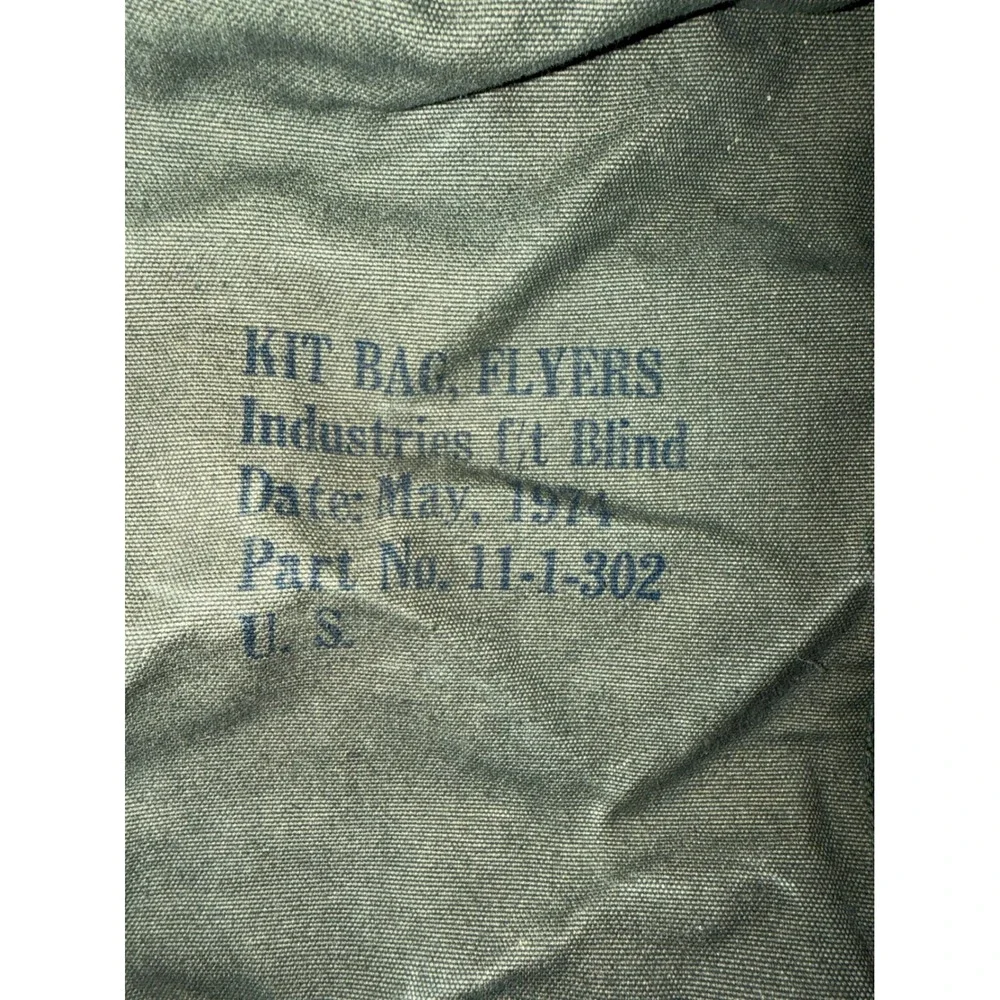 Vintage 1974 US Military Flyers Kit Bag Olive Drab Canvas Duffel 11-1-302